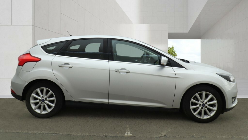 Ford Focus Hatchback 1.0 T Ecoboost Titanium 201666 Silver #5