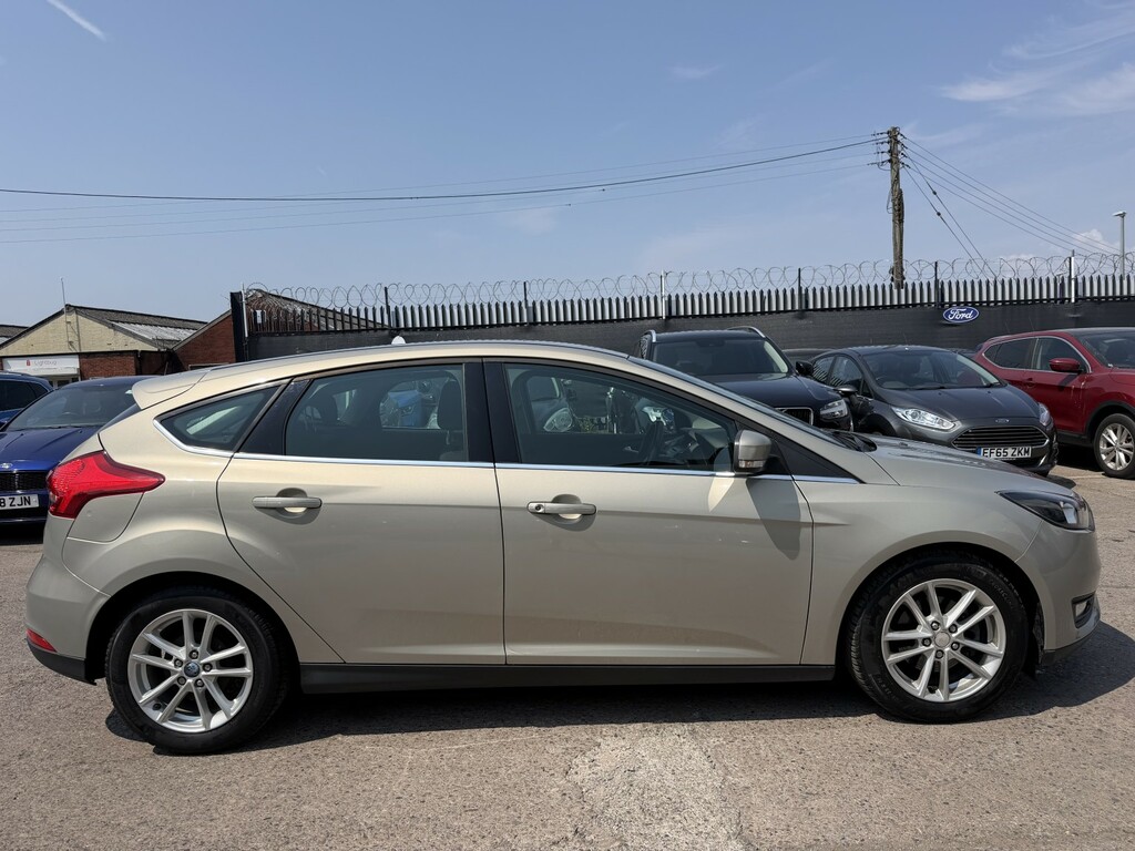 Ford Focus Hatchback 1.0 T Ecoboost Zetec 201564 Silver #3
