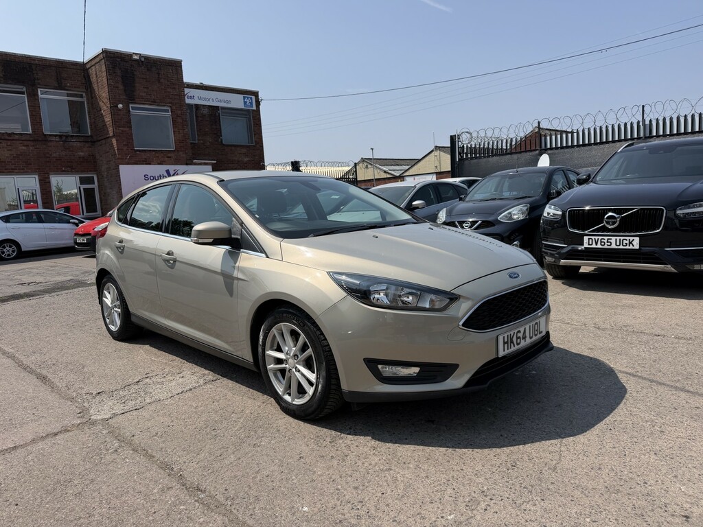 Ford Focus Hatchback 1.0 T Ecoboost Zetec 201564 Silver
