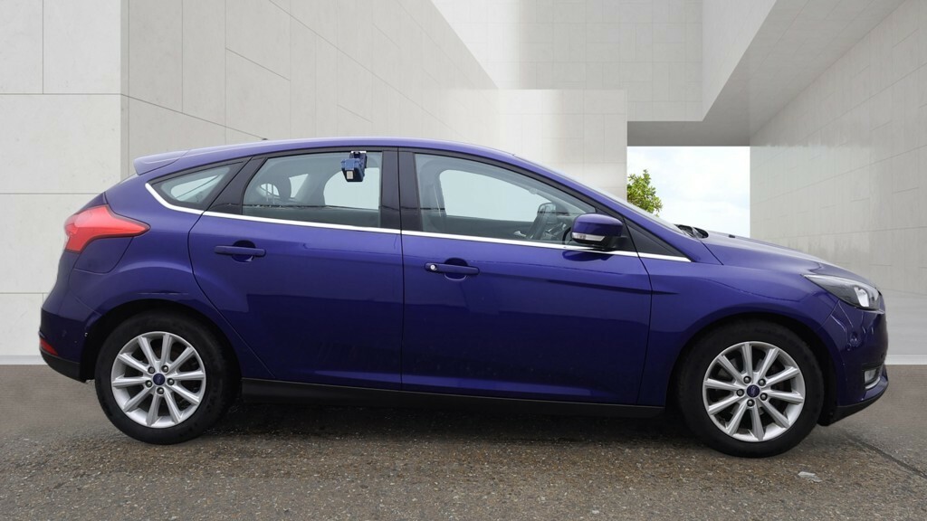 Ford Focus Hatchback 1.0 T Ecoboost Titanium 201616 HF16DOA Blue #5