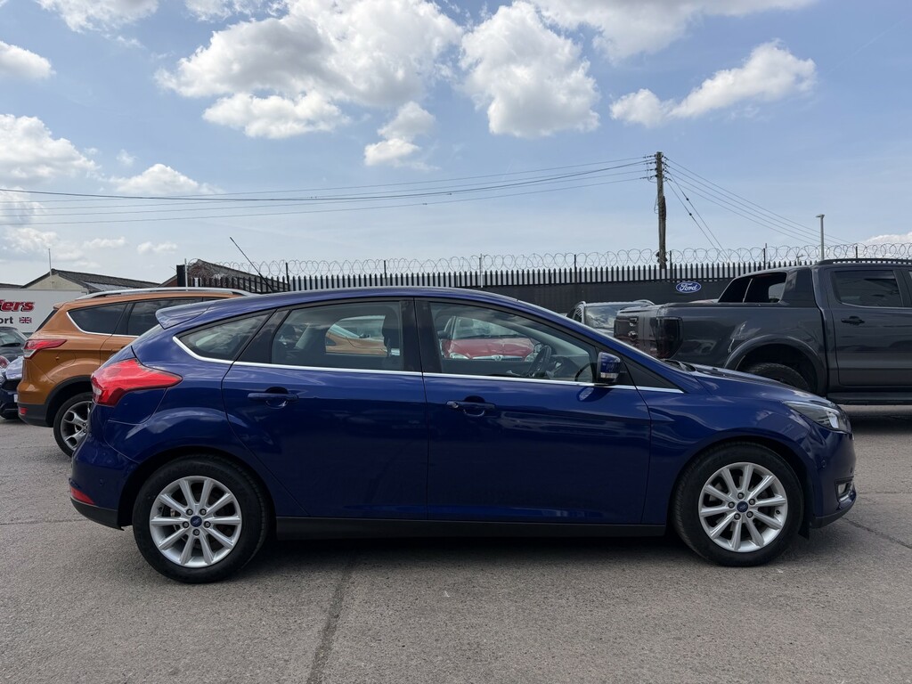 Ford Focus Hatchback 1.0 T Ecoboost Titanium 201616 Blue #3