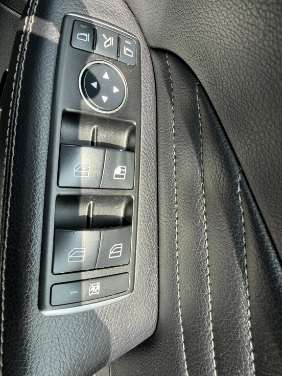 Mercedes-Benz M Class 2015 65 2.1 Blue #26
