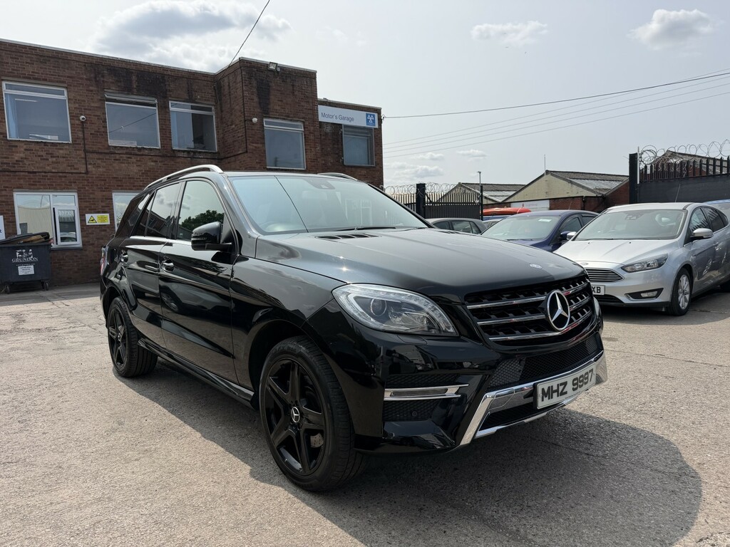 Mercedes-Benz M Class Suv 3.0 Ml350 V6 Bluetec Amg Line 201515 Black