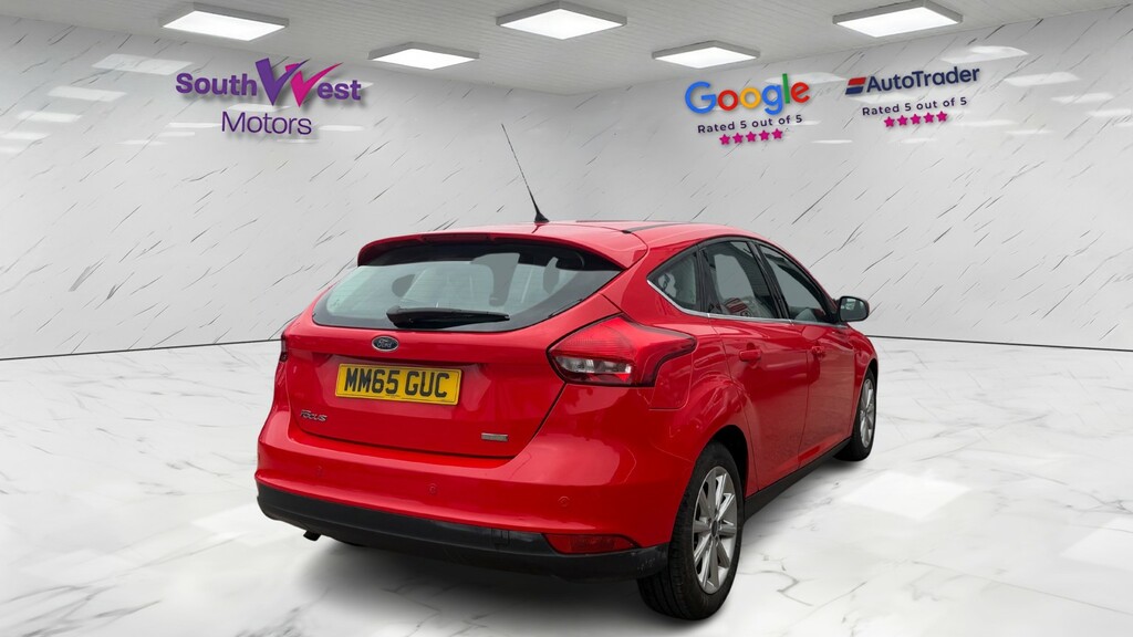Ford Focus Hatchback 1.0 T Ecoboost Titanium 201565 Red #5