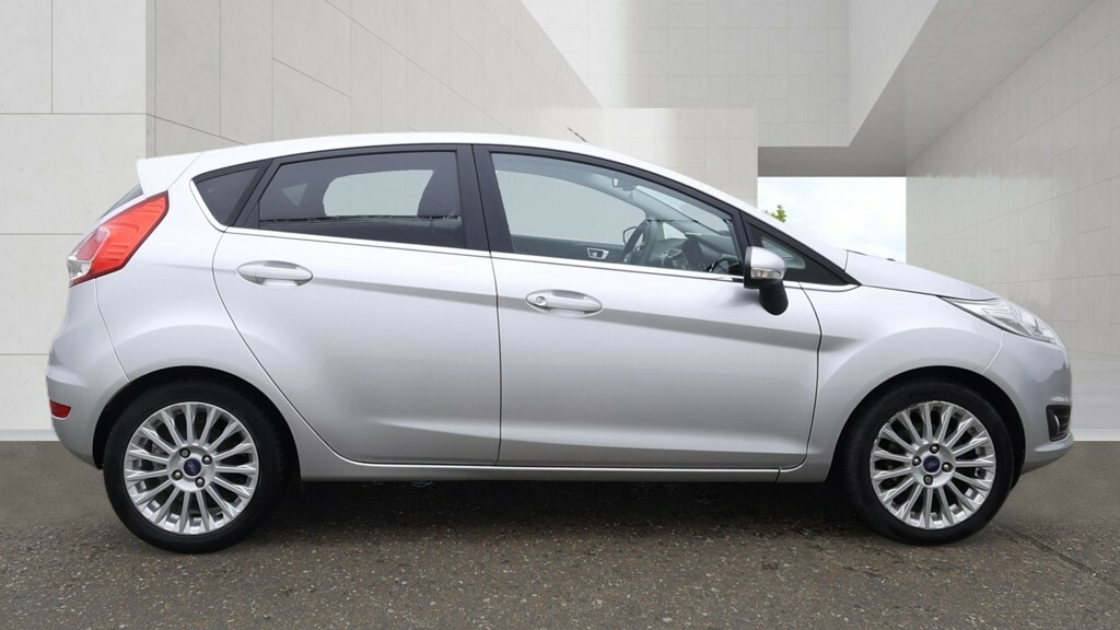 Ford Fiesta Hatchback 1.0 T Ecoboost Titanium 201363 Silver #2