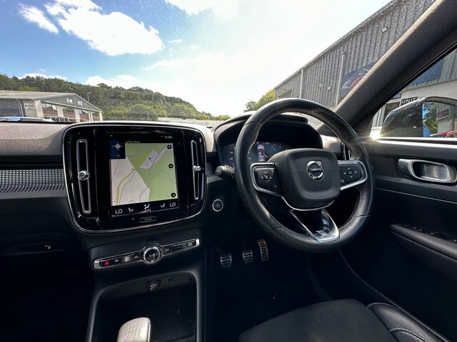 Volvo XC40 D3 R-design Suv DX70JSY Blue #3