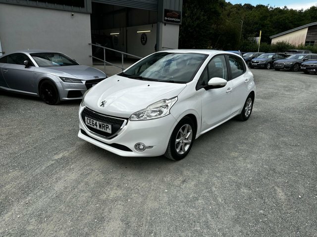Peugeot 208 Vti Puretech Active Hatchback White #4