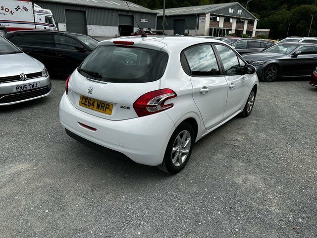 Peugeot 208 White #7