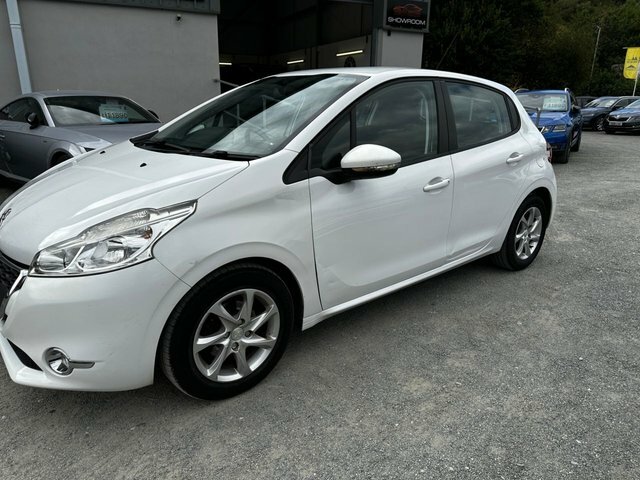 Peugeot 208 White #26