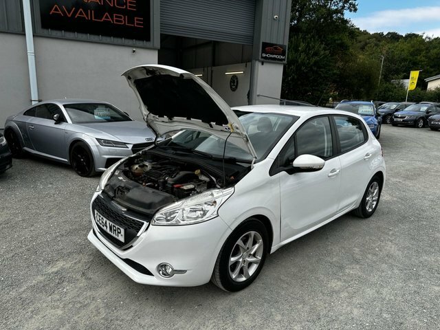 Peugeot 208 White #43