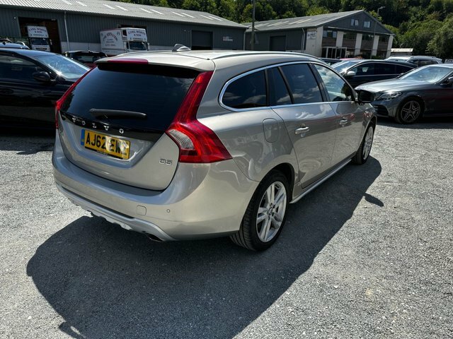 Volvo V60 D5 Se Lux Nav Gold #5