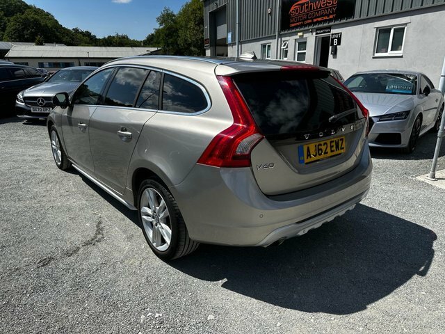 Volvo V60 D5 Se Lux Nav Gold #4