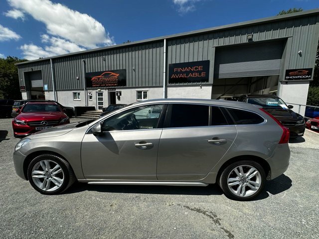 Volvo V60 D5 Se Lux Nav Gold #6