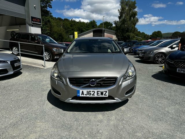 Volvo V60 D5 Se Lux Nav Gold #3