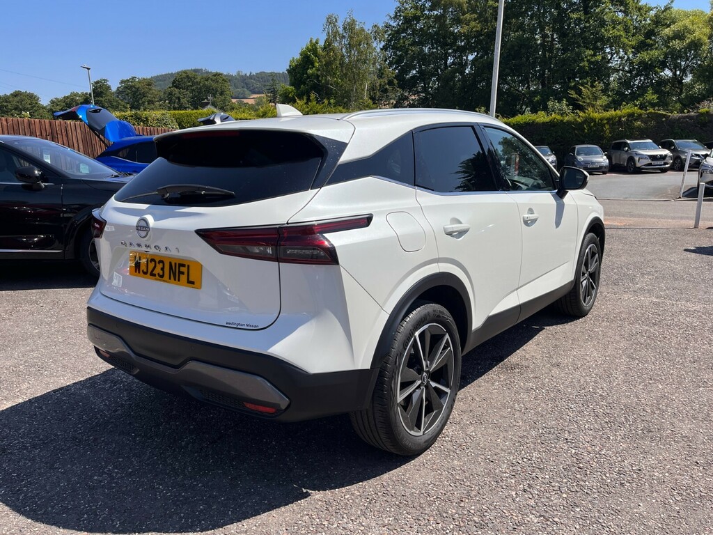 Nissan Qashqai 1.3 Dig-t Mh Tekna WJ73NFL White #2