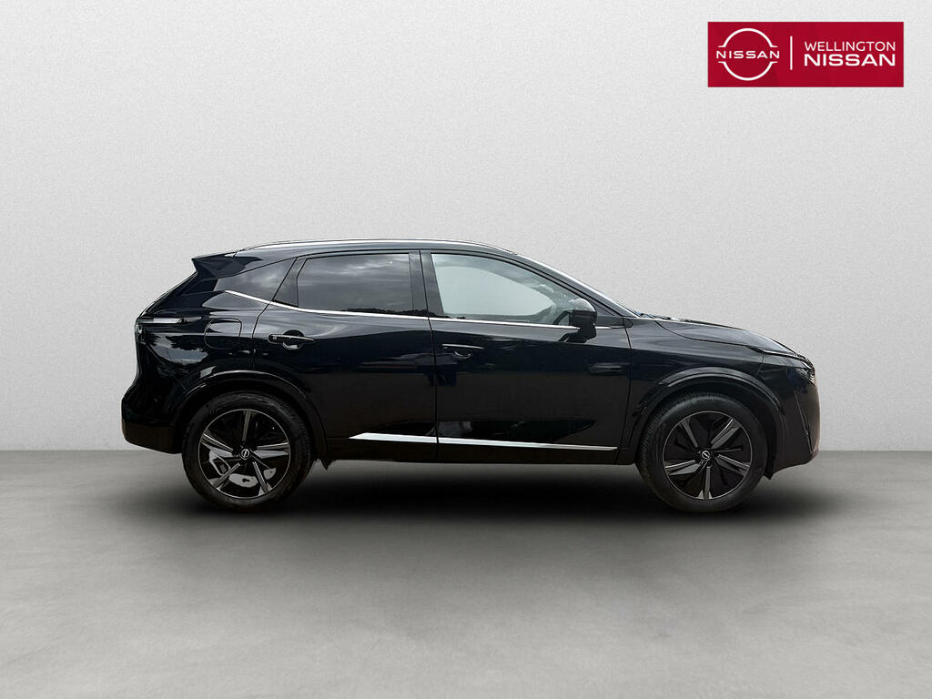 Nissan Qashqai 1.3 Dig-t Mh 158 Tekna Xtronic Black #2