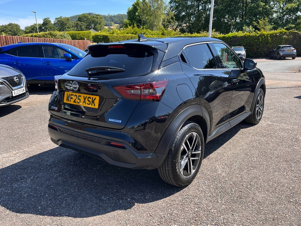 Nissan Juke 1.6 Hybrid N-connecta Black #2