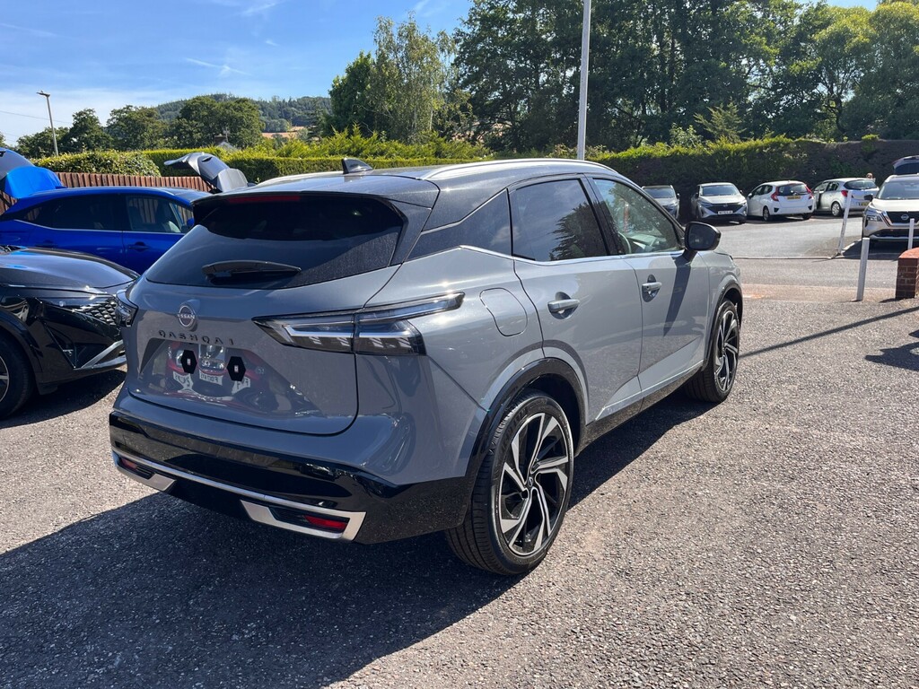 Nissan Qashqai 1.3 Dig-t Mh 158 Tekna WF26VJN Black #5