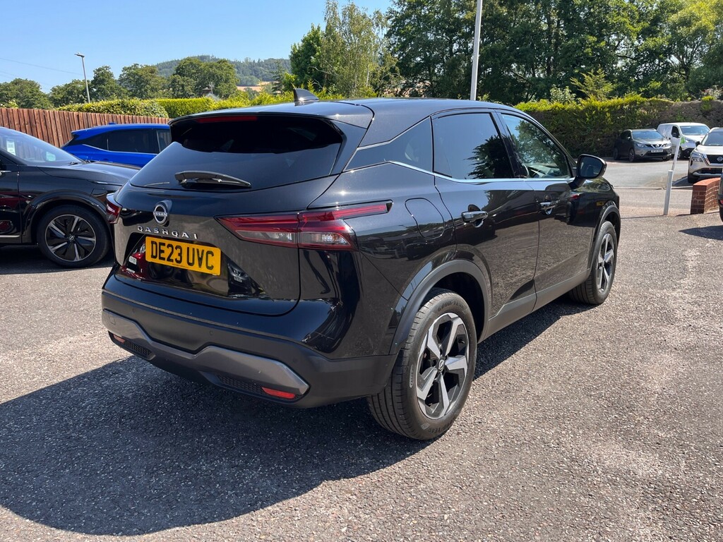 Nissan Qashqai 1.3 Dig-t Mh N-connecta DE23UVC Black #2