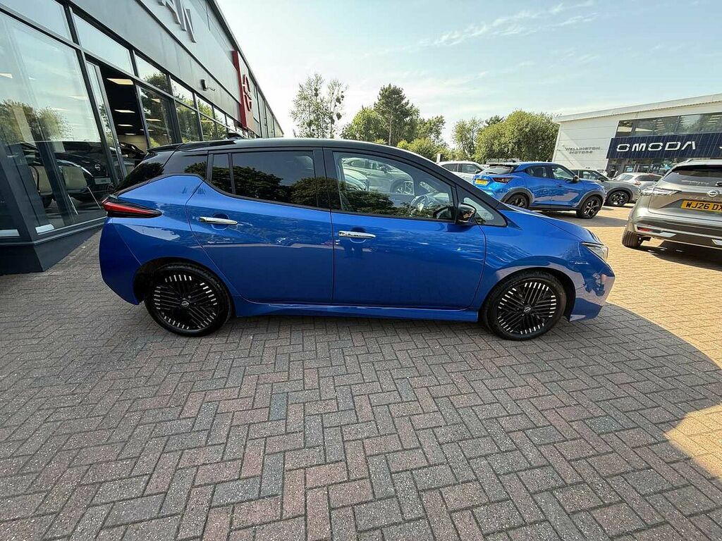 Nissan Leaf 110Kw Tekna 39Kwh Blue #2