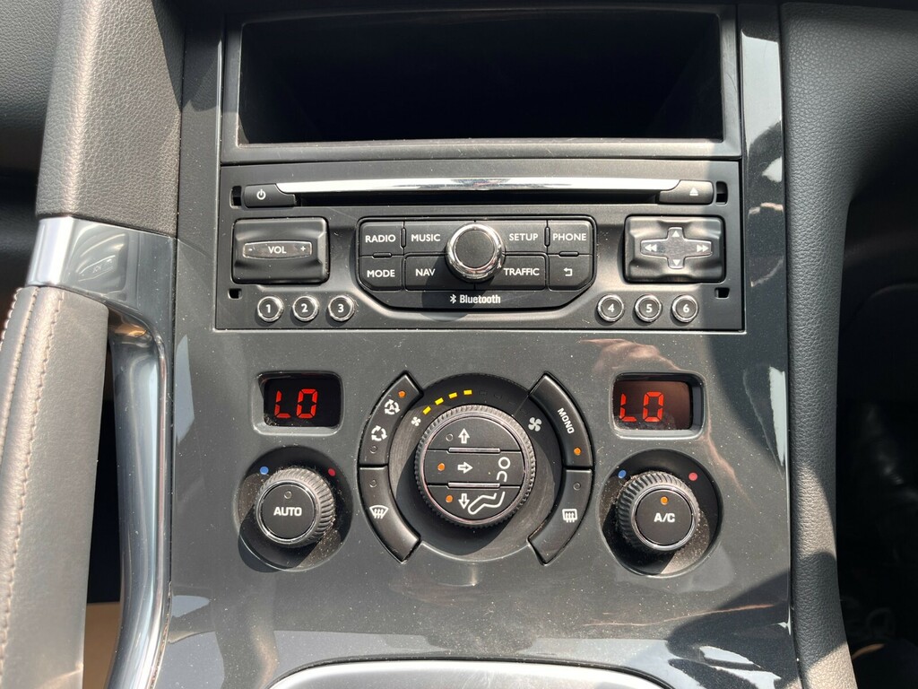 Peugeot 3008 1.6 E Brown #21