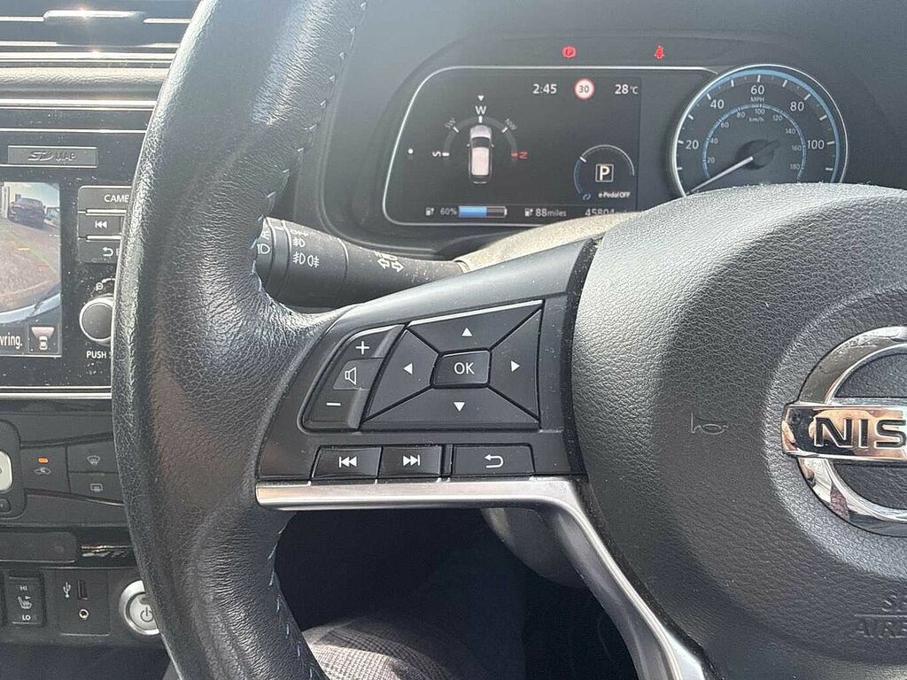 Nissan Leaf 110Kw N-connecta 40Kwh White #12