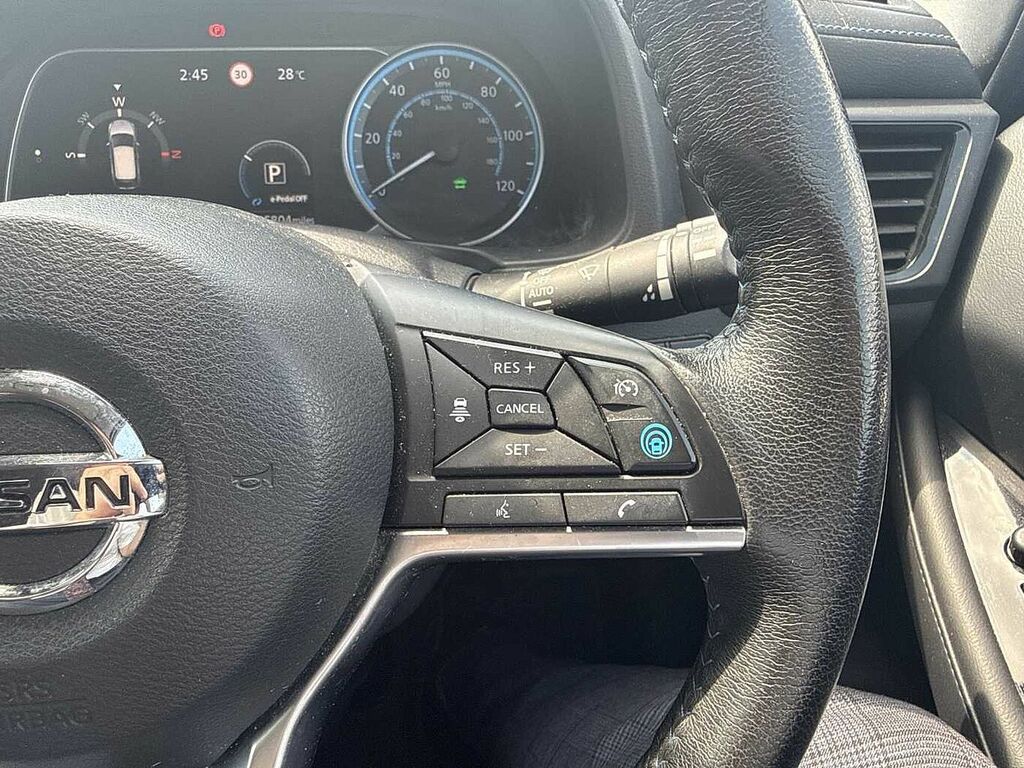Nissan Leaf 110Kw N-connecta 40Kwh White #13