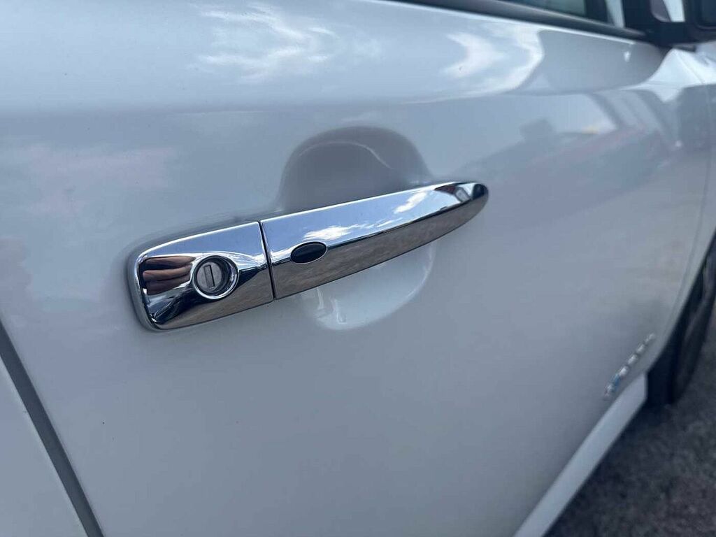 Nissan Leaf 110Kw N-connecta 40Kwh White #10