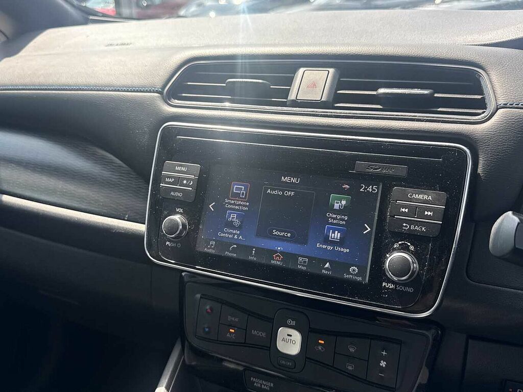 Nissan Leaf 110Kw N-connecta 40Kwh White #17