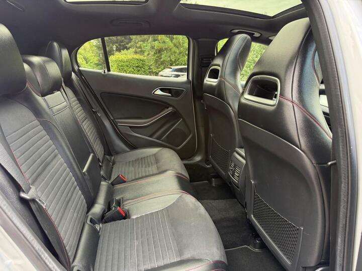 Mercedes-Benz GLA Class 2.1L Gla200 Cdi Amg Line Premium 136 Bhp Silver #37
