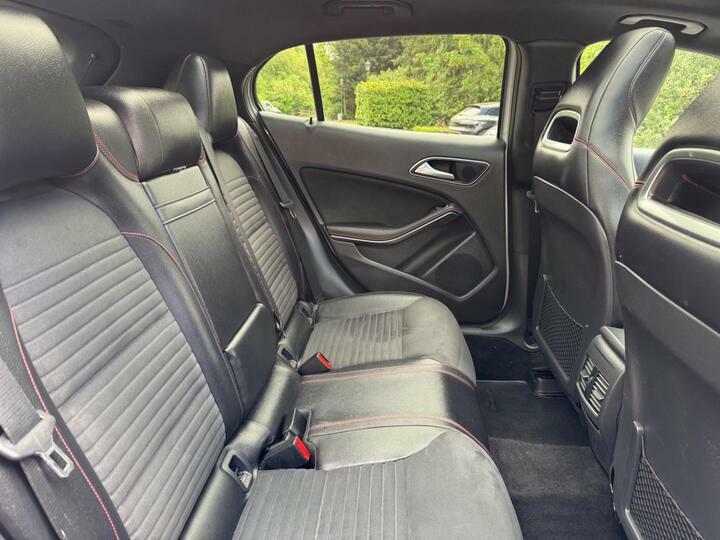 Mercedes-Benz GLA Class 2.1L Gla200 Cdi Amg Line Premium 136 Bhp Silver #38