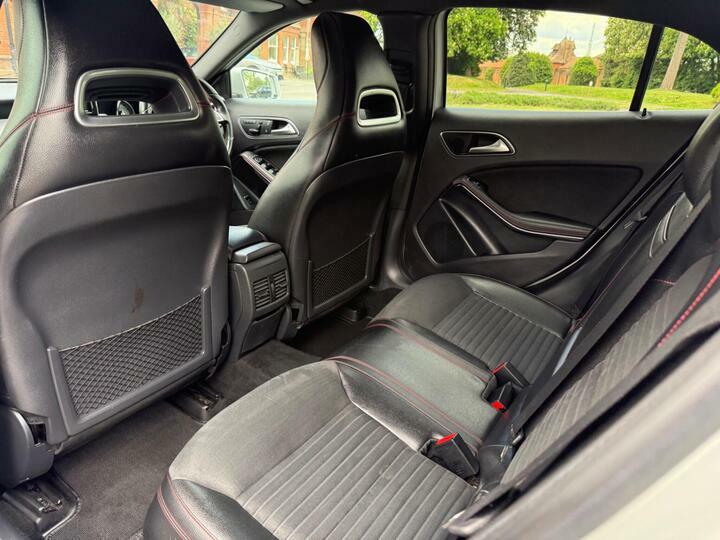 Mercedes-Benz GLA Class 2.1L Gla200 Cdi Amg Line Premium 136 Bhp Silver #33