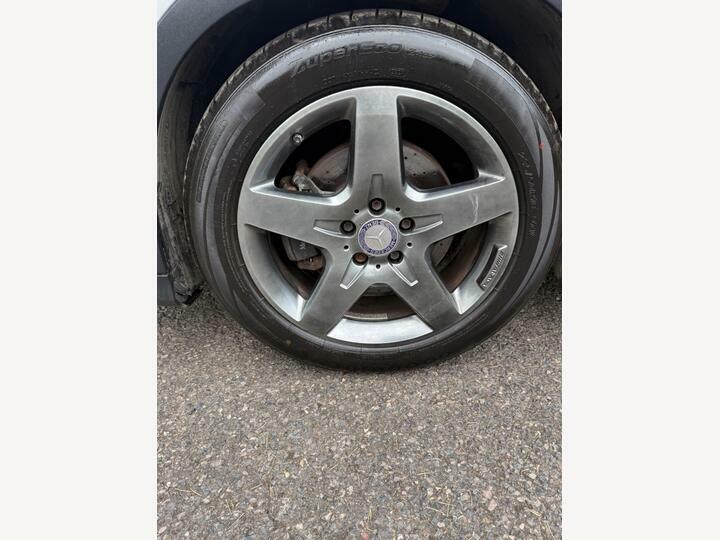 Mercedes-Benz GLA Class 2.1L Gla200 Cdi Amg Line Premium 136 Bhp Silver #25