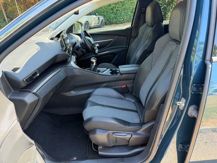 Peugeot 3008 1.2 Puretech Allure Euro 6 Ss Blue #3