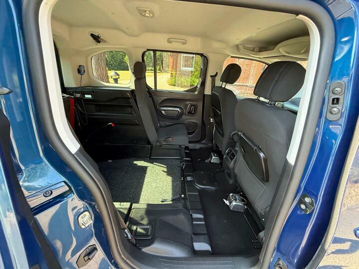 Peugeot Rifter 1.5 Bluehdi Allure Premium Standard Mpv Grey #30