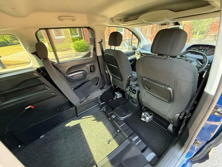 Peugeot Rifter 1.5 Bluehdi Allure Premium Standard Mpv Grey #31