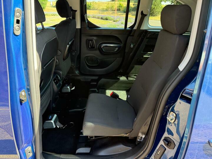 Peugeot Rifter 1.5 Bluehdi Allure Premium Standard Mpv Grey #23