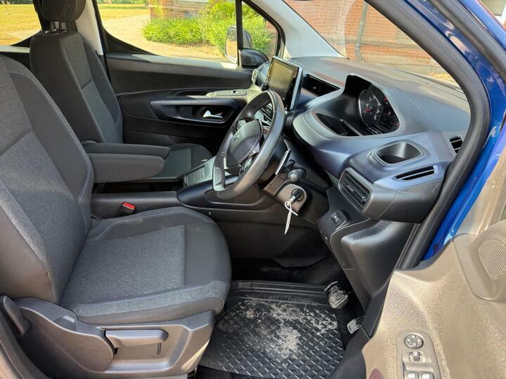Peugeot Rifter 1.5 Bluehdi Allure Premium Standard Mpv Grey #34