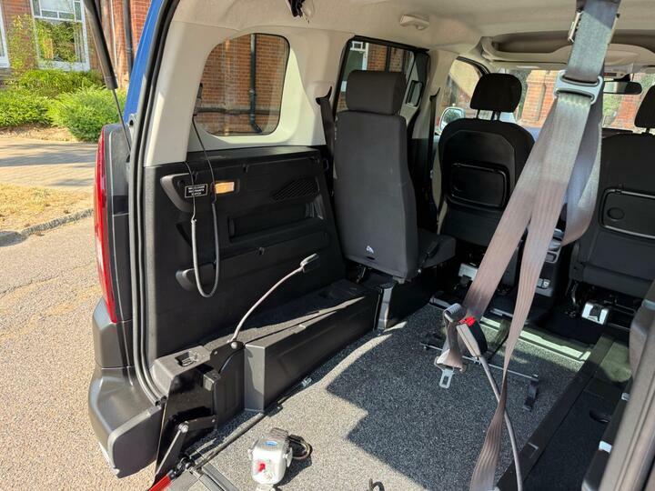 Peugeot Rifter 1.5 Bluehdi Allure Premium Standard Mpv Grey #22
