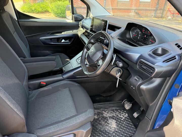 Peugeot Rifter 1.5 Bluehdi Allure Premium Standard Mpv Grey #33