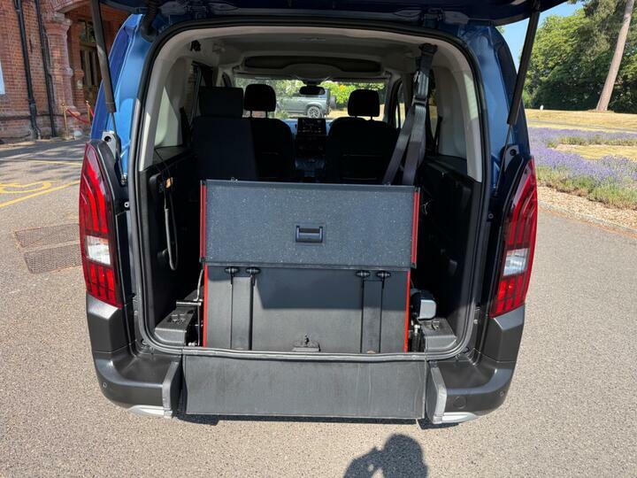 Peugeot Rifter 1.5 Bluehdi Allure Premium Standard Mpv Grey #19