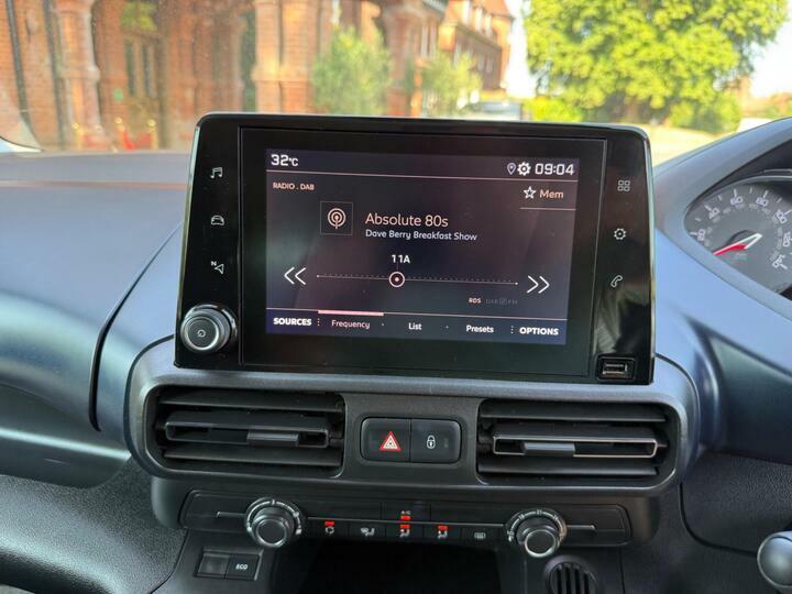 Peugeot Rifter 1.5 Bluehdi Allure Premium Standard Mpv Grey #37