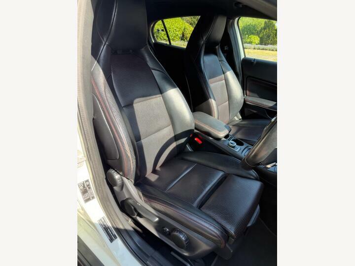 Mercedes-Benz GLA Class Gla 200D 4Matic Amg Line Premium Plus Grey #35