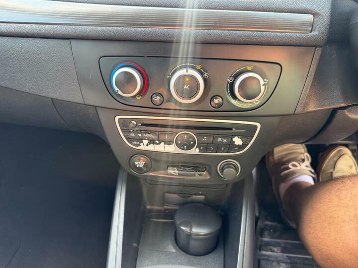 Renault Megane  White #31