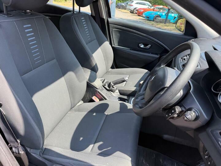 Renault Megane  White #29