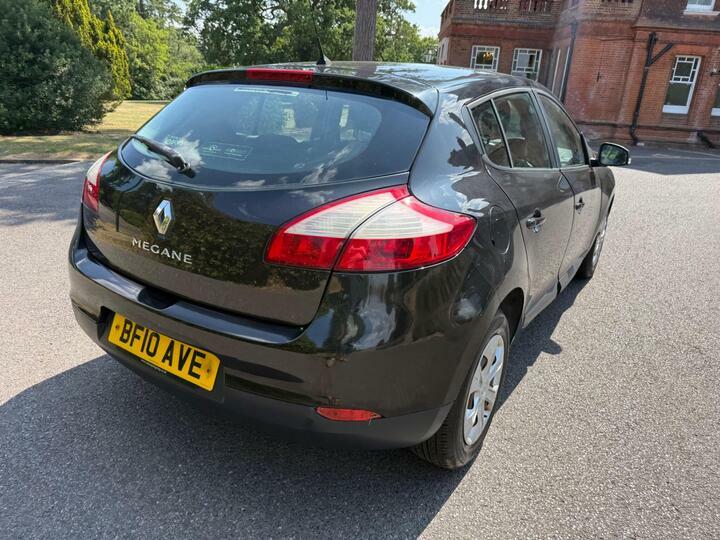 Renault Megane  White #9