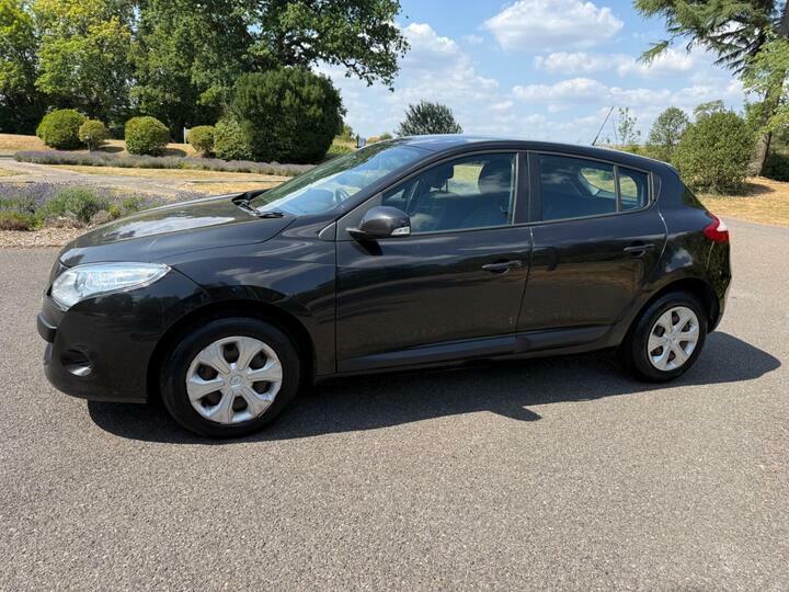 Renault Megane  White #16
