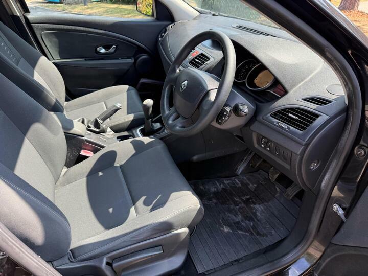 Renault Megane  White #27