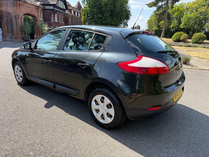 Renault Megane  White #17