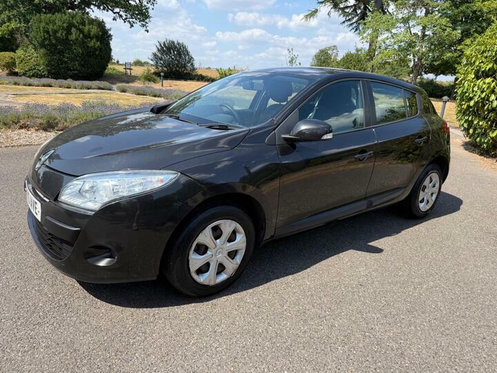 Renault Megane  White #15